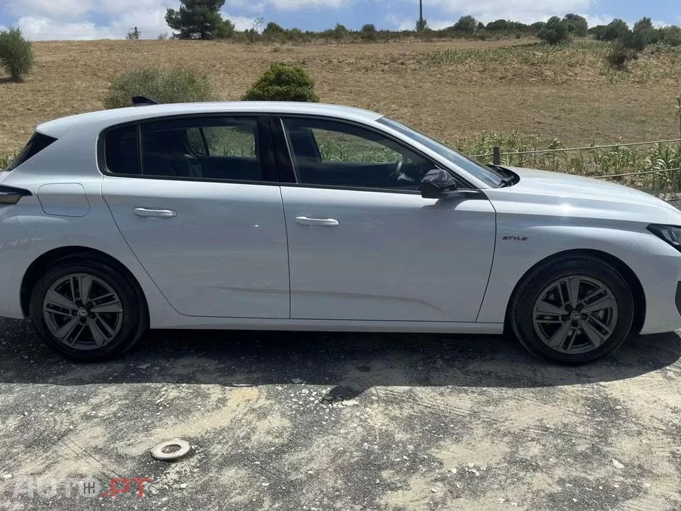 Peugeot 308 1.2 Hybrid Style e-DCS6 — fotografia 4