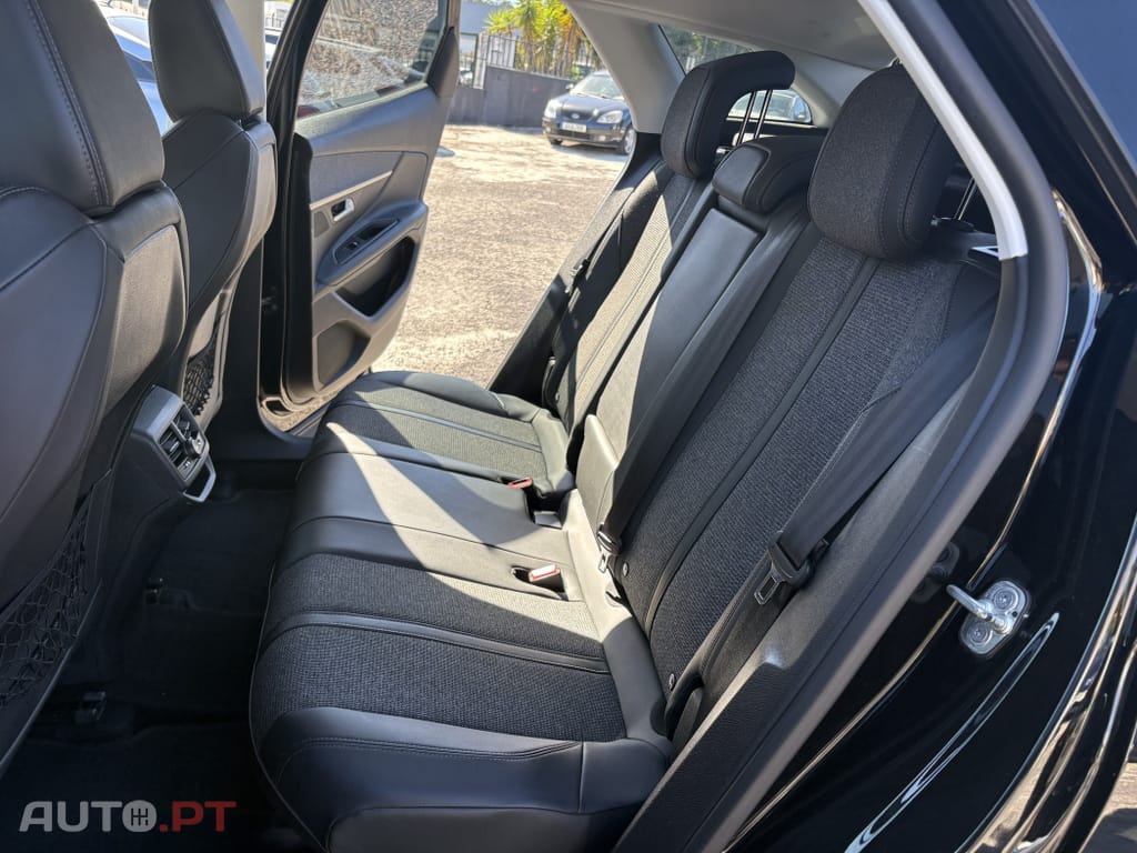 Peugeot 3008 1.2 PureTech Allure EAT8
