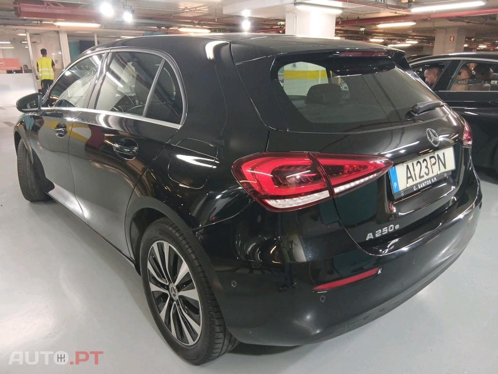 Mercedes-Benz A 250 E STYLE PLUS Hibrido Plug-In
