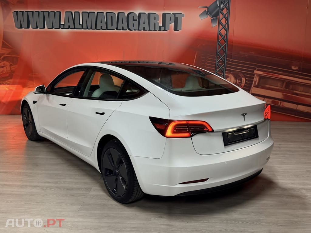 Tesla Model 3 Tração Traseira