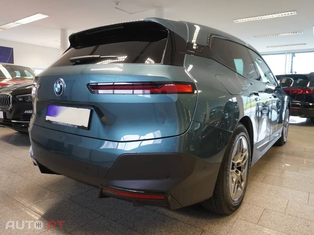 BMW iX xDrive 40