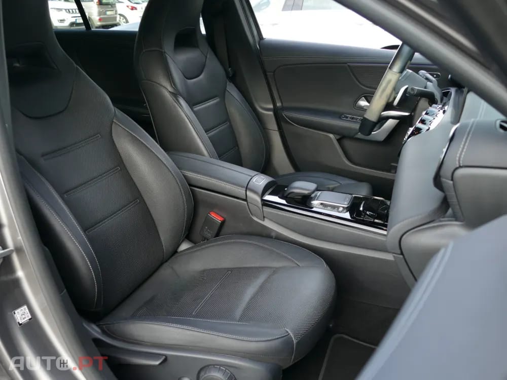 Mercedes-Benz A 250 e AMG Line