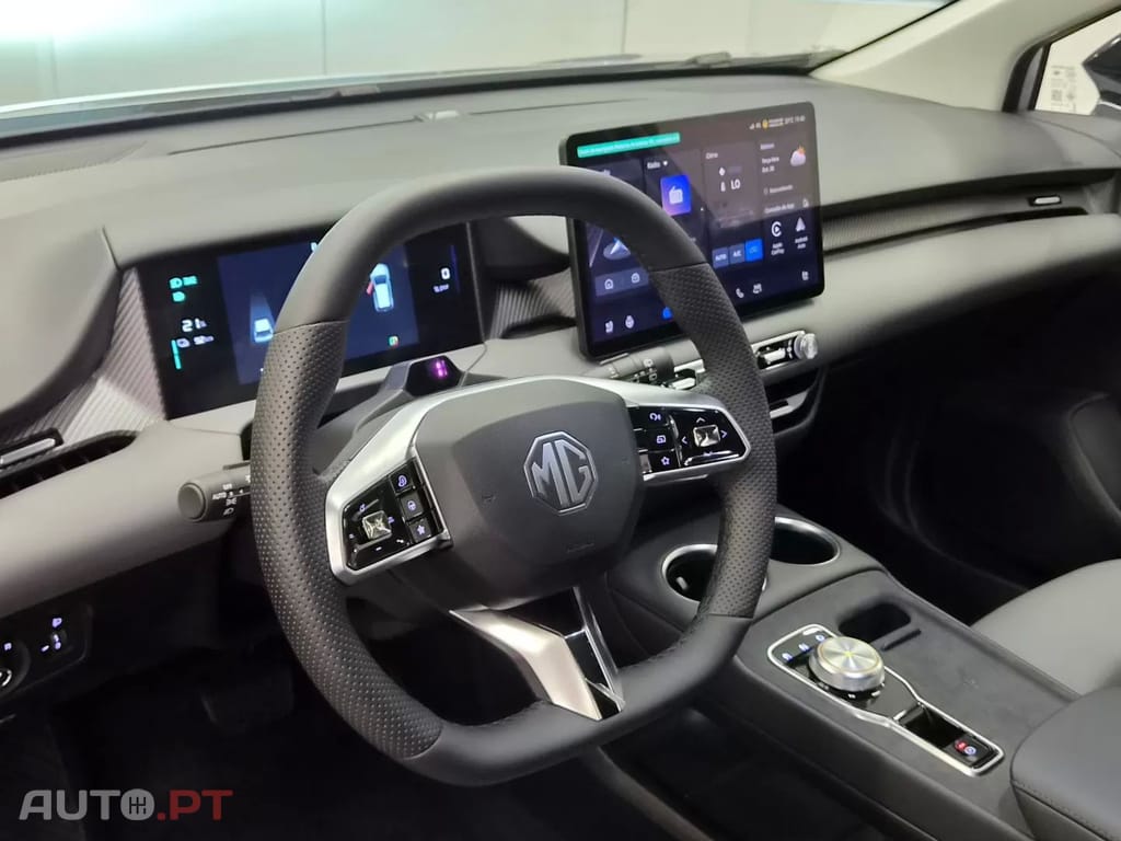 MG MG4 64 KWH LUXURY
