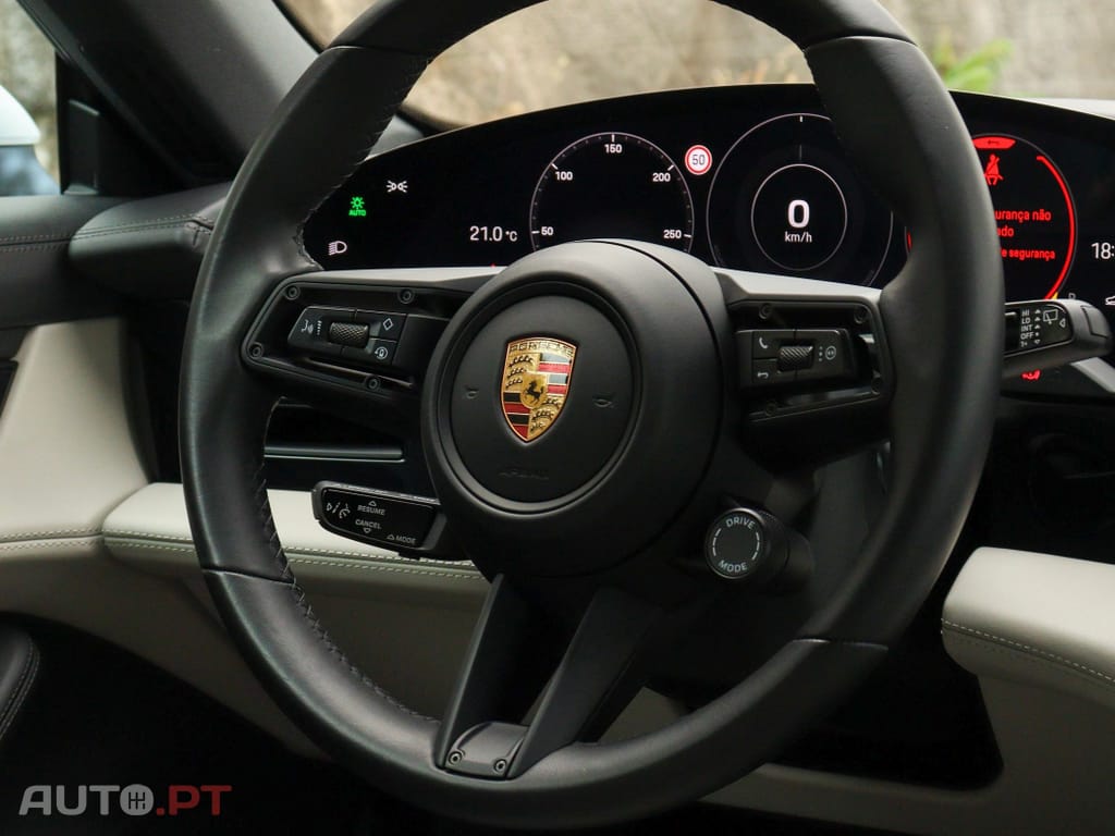 Porsche Taycan 4
