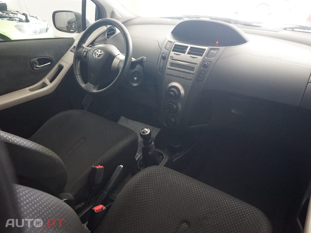 Toyota Yaris 1.0 VVT-i Confort