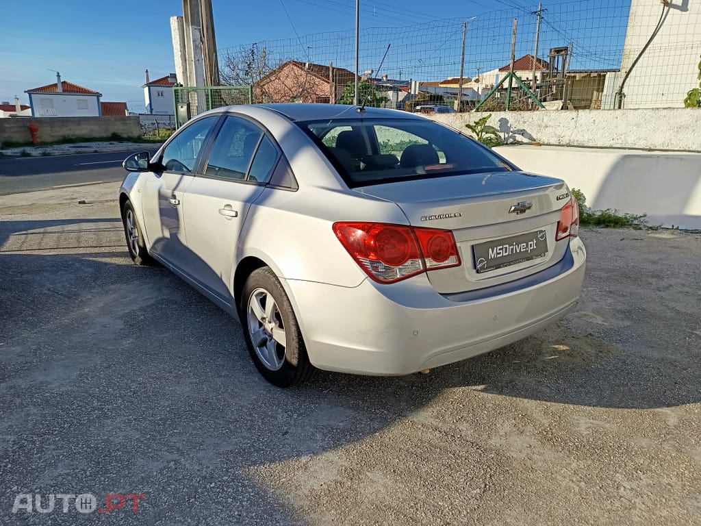 Chevrolet Cruze 1.6 LS