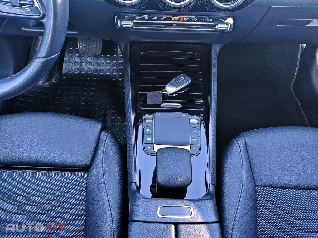 Mercedes-Benz B 250 e 8G-DCT Style — fotografia 20