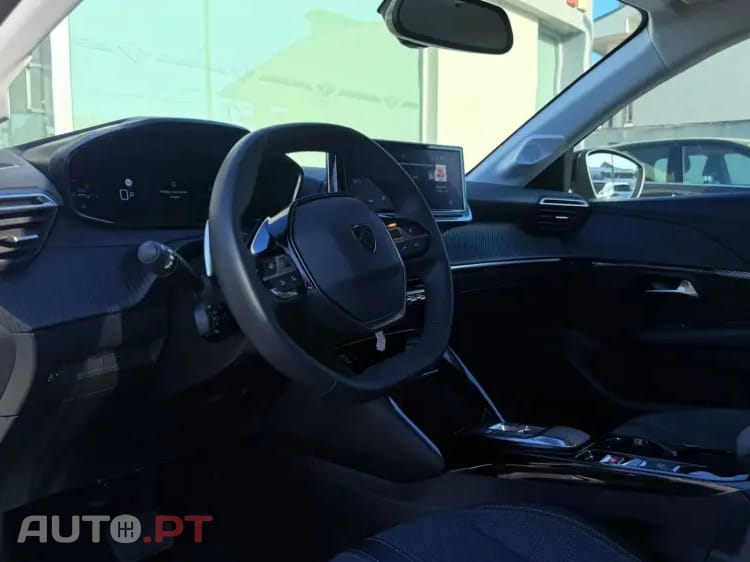 Peugeot 208 Peugeot 208 1.2 Hybrid Allure e-DCS6