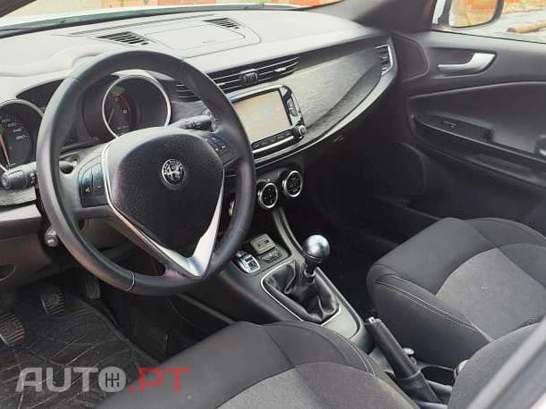 Alfa Romeo Giulietta 1.6 JTDM-2 Sport 120cv / 185€ mês