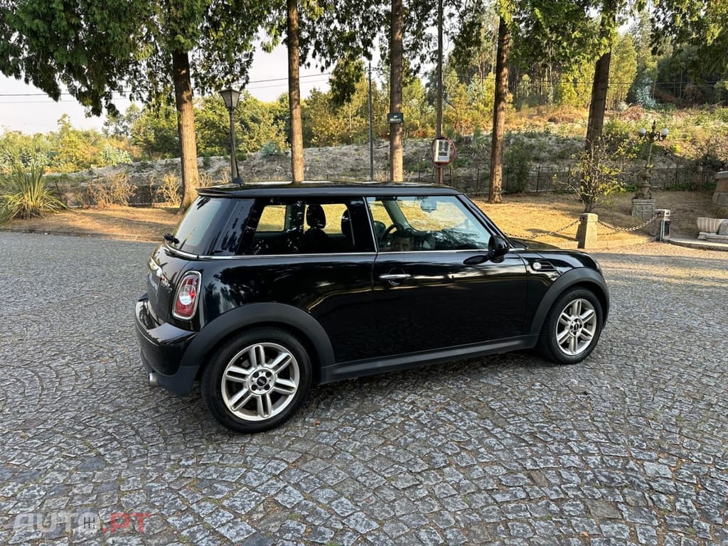 MINI Cooper Cooper D