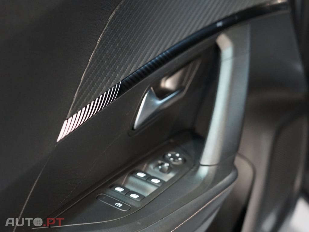 Peugeot 2008 1.2 PureTech Allure