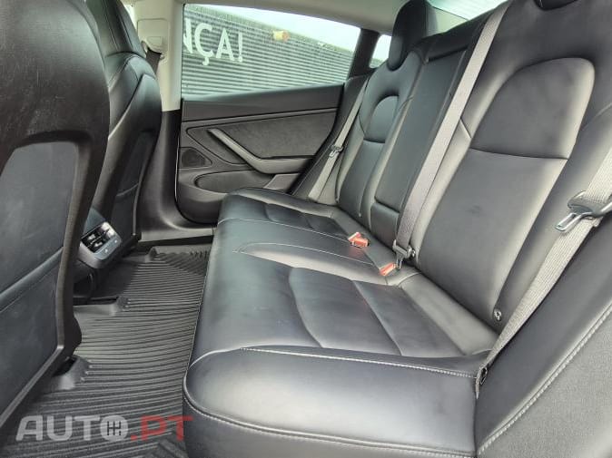 Tesla Model 3 Standard Range Plus RWD
