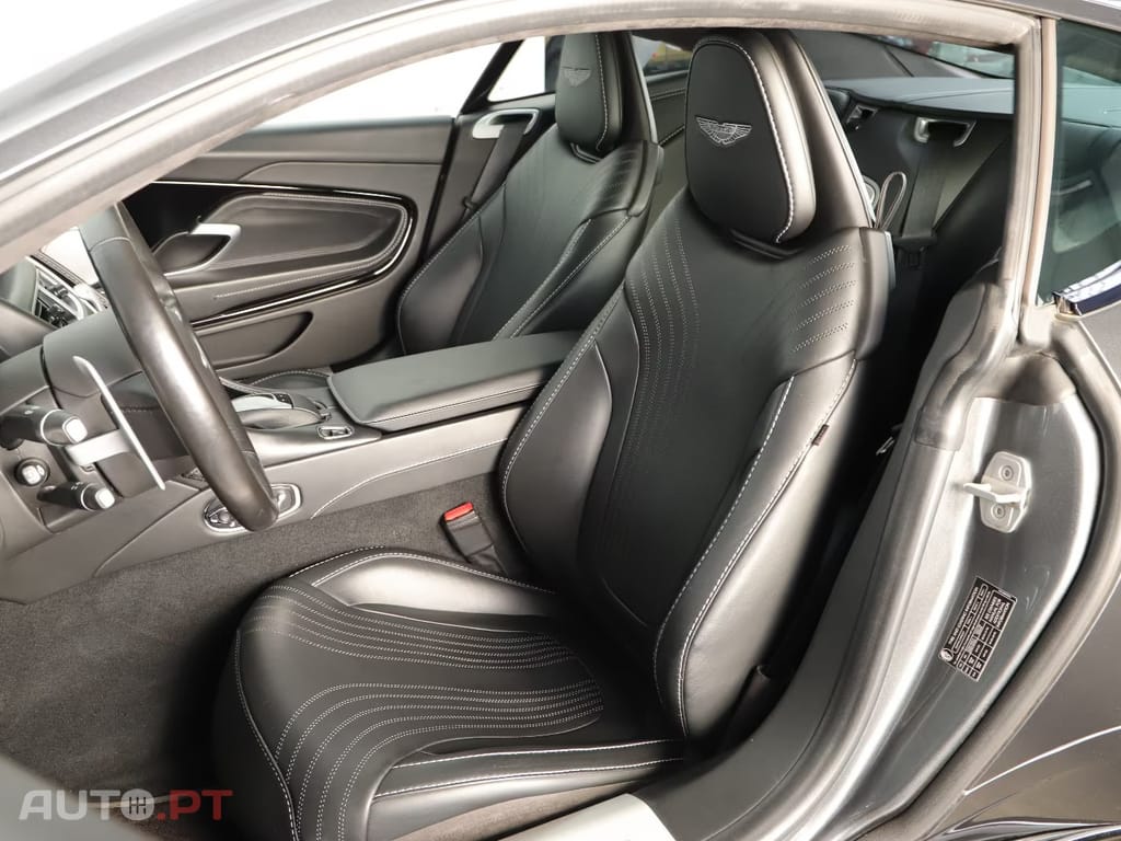 Aston Martin DB11 Coupé V8 Auto