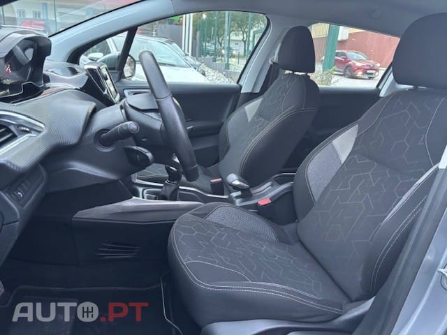 Peugeot 2008 1.6 BlueHDi Style