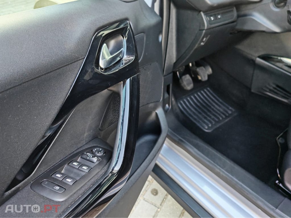 Peugeot 2008 1.2 PureTech Style