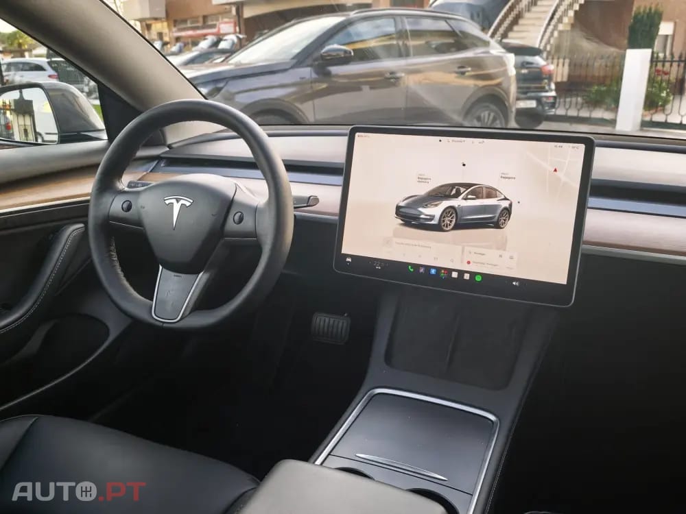 Tesla Model 3 Standard Range Plus RWD