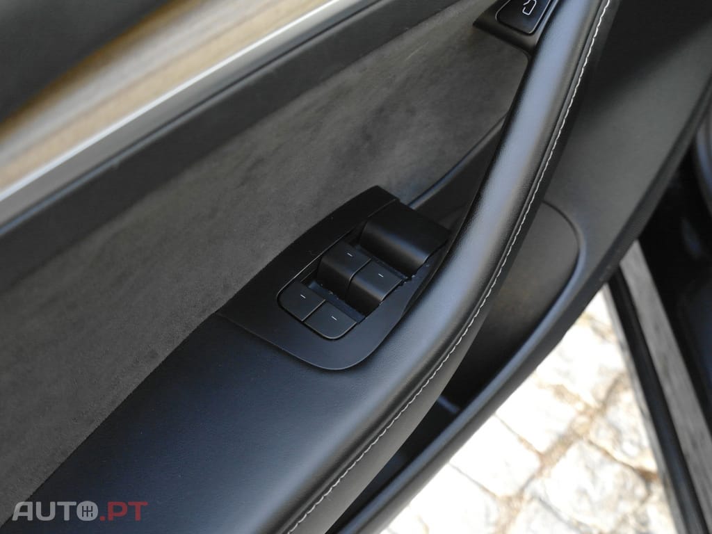 Tesla Model 3 Long Range Tração Traseira