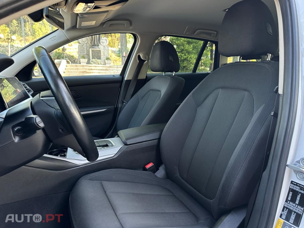 BMW 330 e Touring Corporate Edition Auto