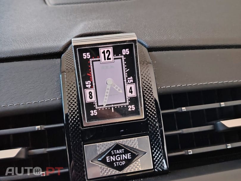 DS DS7 Crossback 300 cv 4x4  Eat8 E-Tense Hybrid RIVOLI