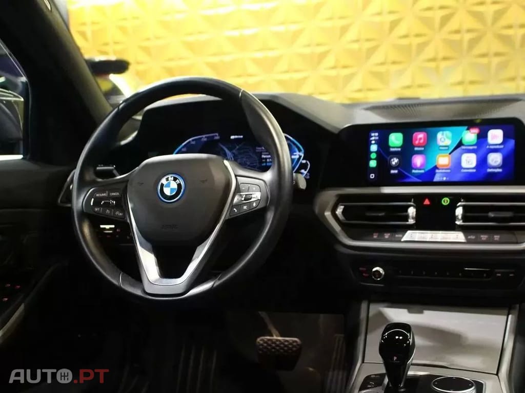 BMW 320 e Line Sport Auto