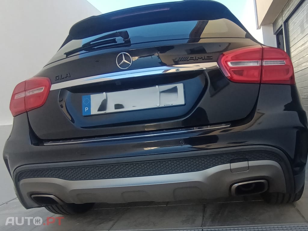 Mercedes-Benz GLA 200 AMD Line Auto