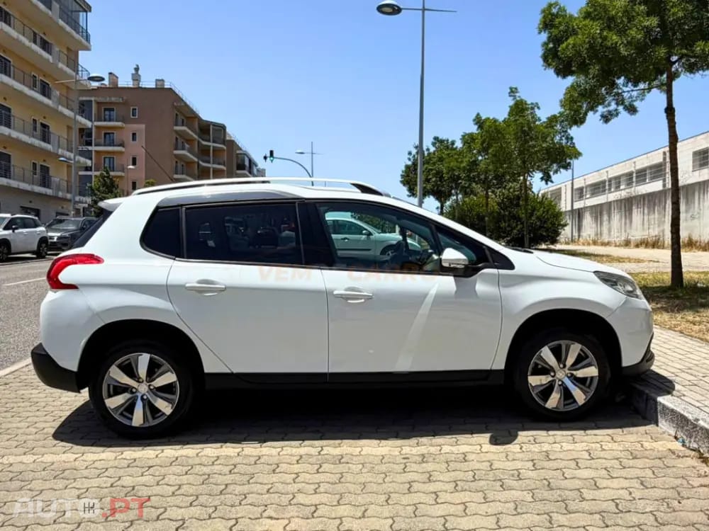 Peugeot 2008 1.2 VTi Active