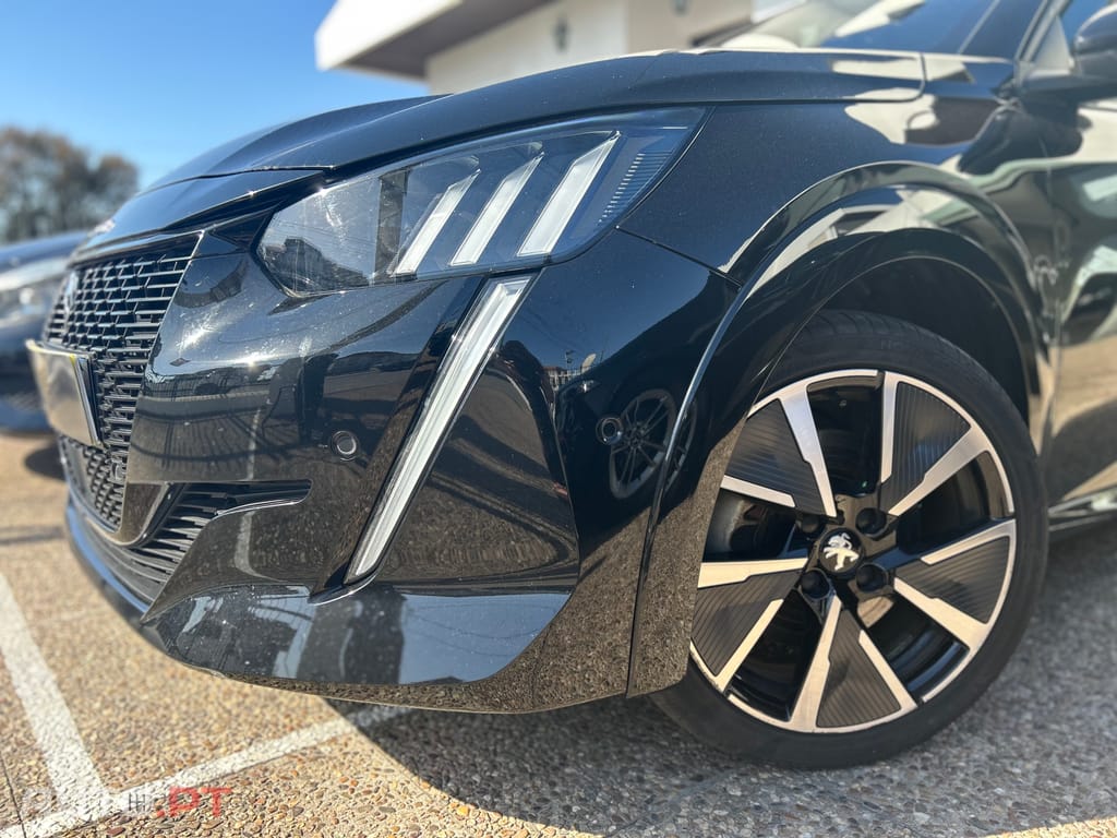 Peugeot E-208 50 kWh GT Pack