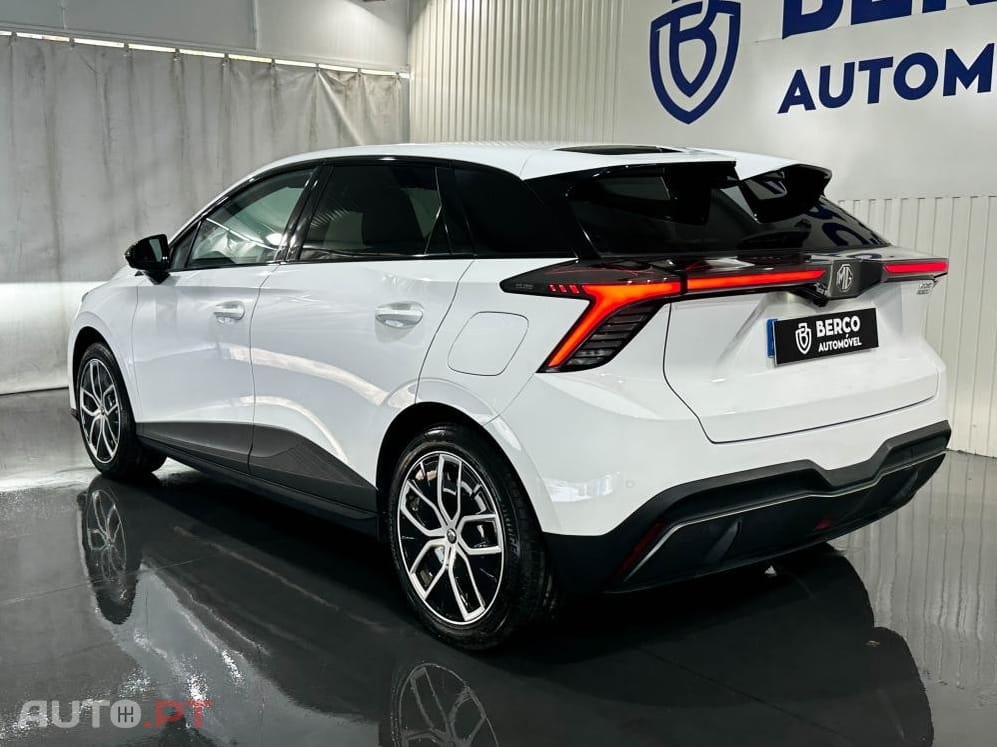 MG MG4 64 kWh Luxury