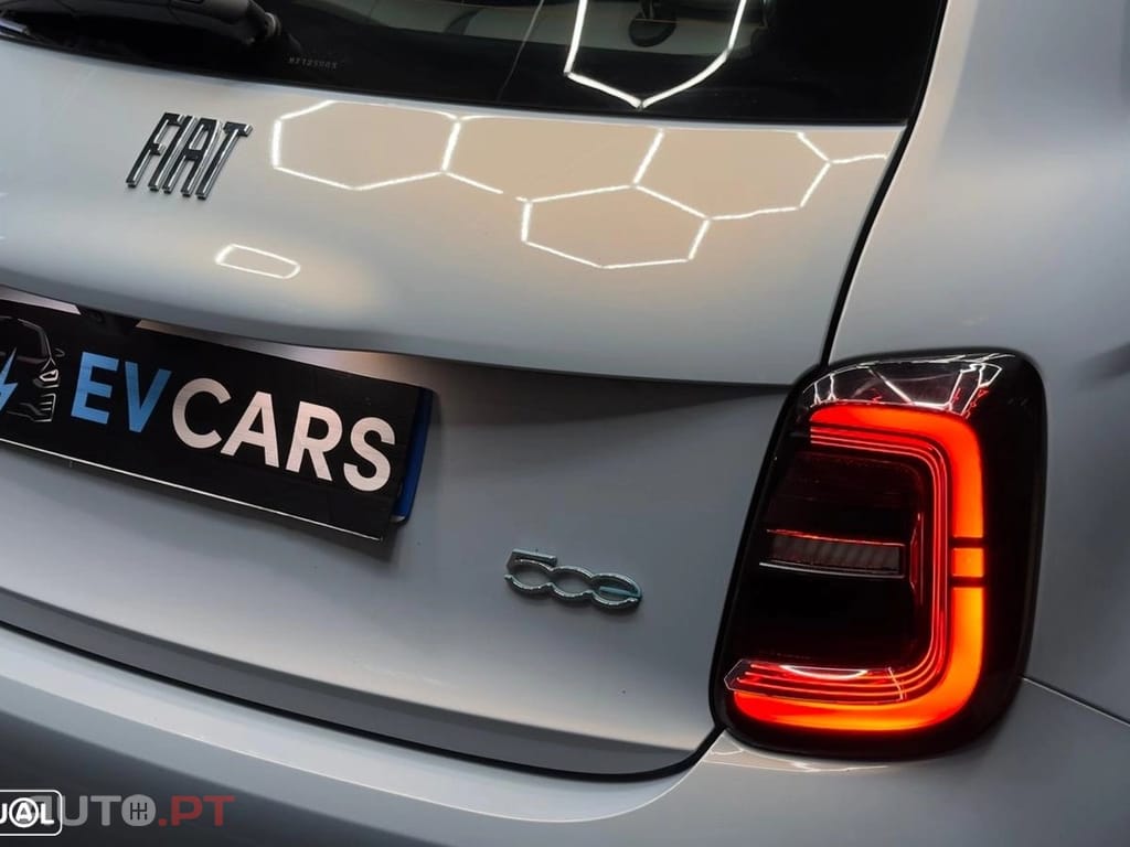Fiat 500e La Prima