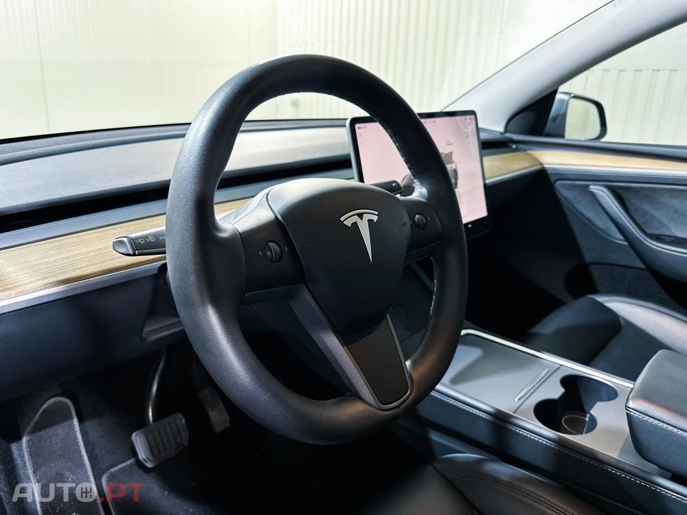 Tesla Model Y Long Range Dual Motor AWD