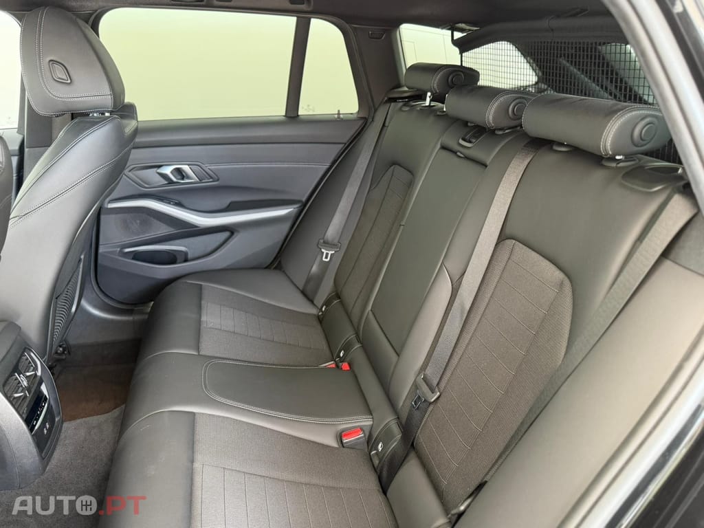 BMW 320 e Line Luxury Auto