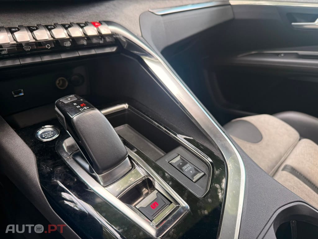 Peugeot 3008 1.6 Hybrid GT Pack e-EAT8