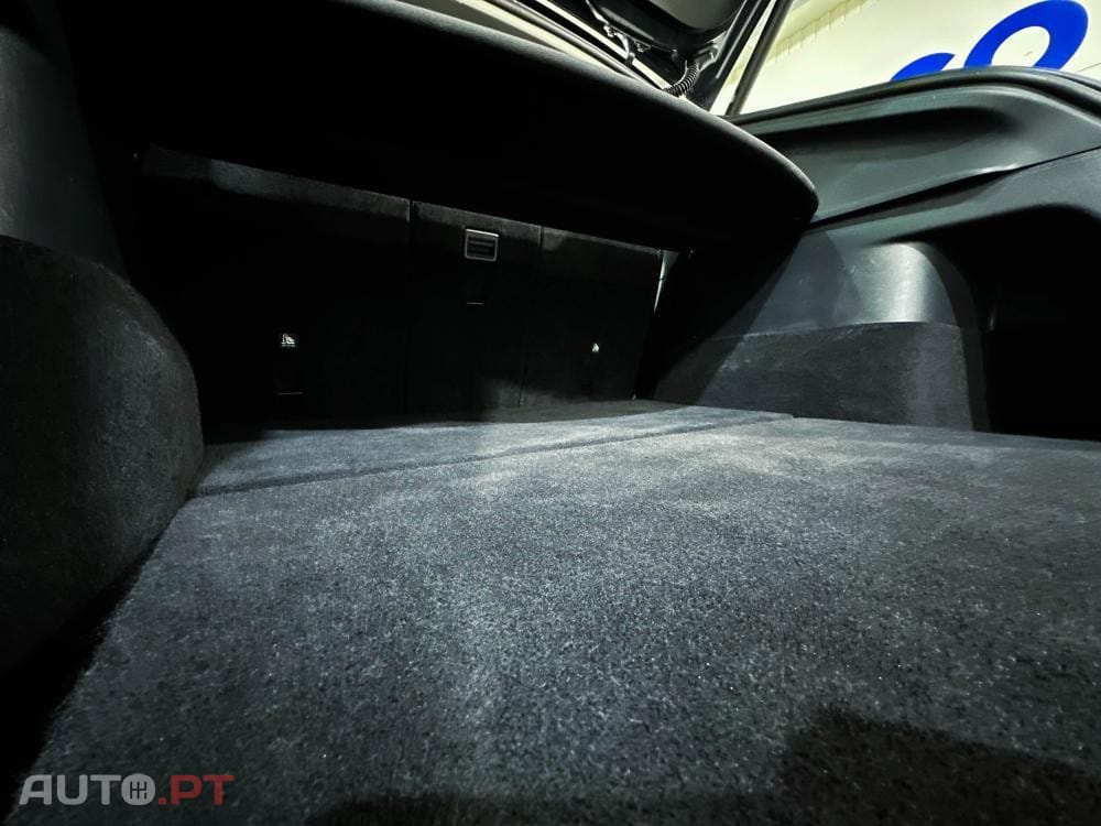 Tesla Model Y Long Range Dual Motor AWD