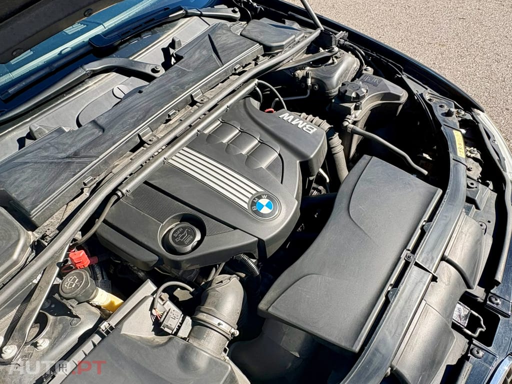 BMW 320 E90 LCI