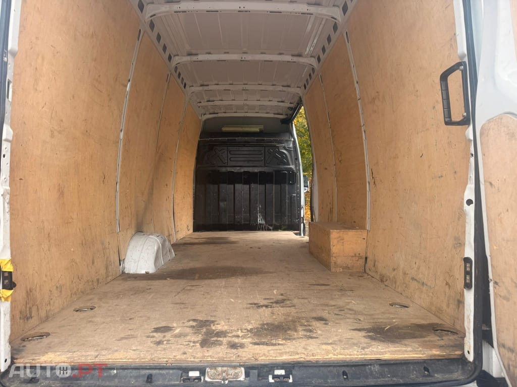 Iveco Daily 2.3 35S14 L5H2 18m3