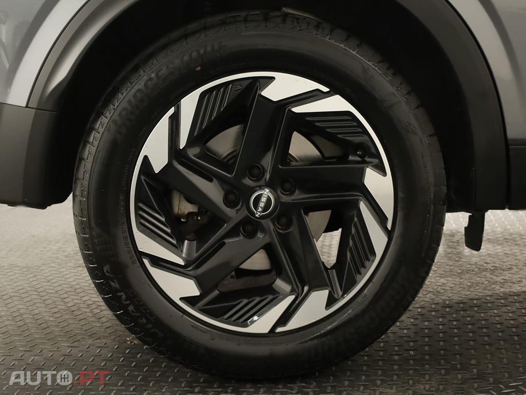 Nissan Qashqai Qashqai 1.3 DIG-T N-Connecta LED Xtronic