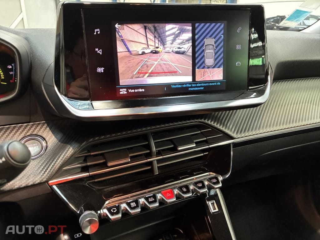 Peugeot E-2008 Active