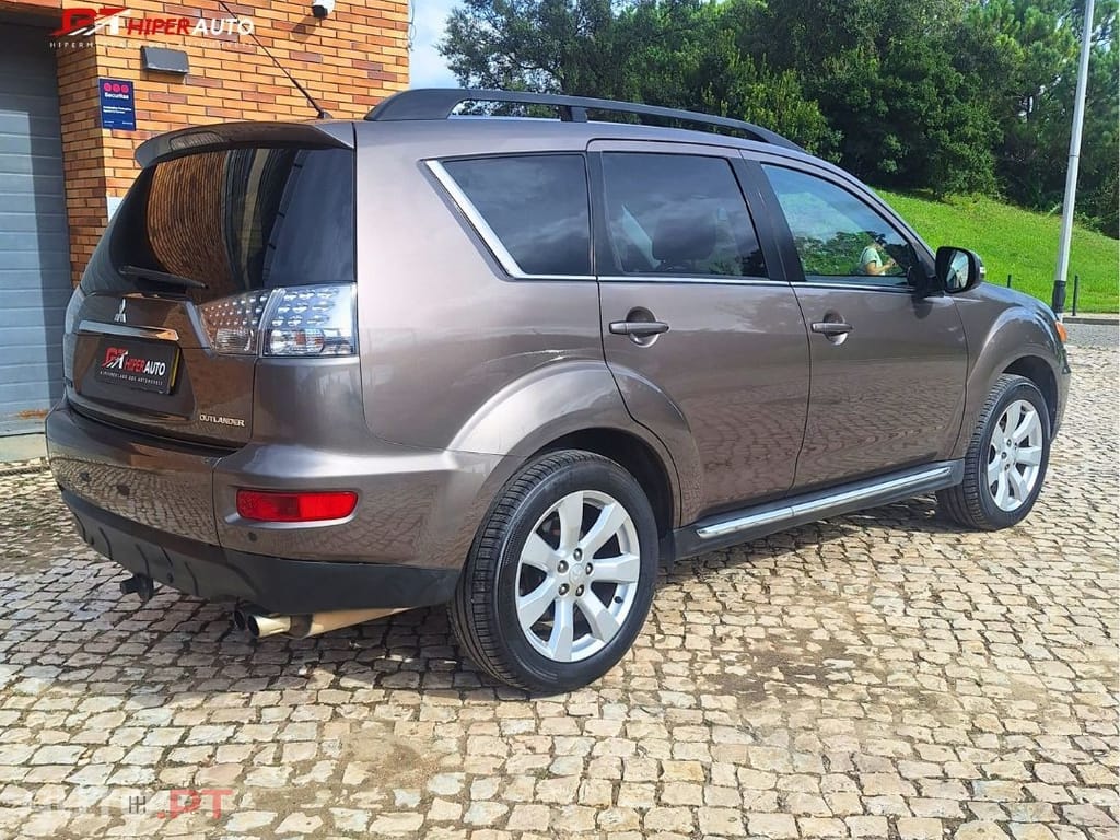 Mitsubishi Outlander 2.2 DI-D Instyle
