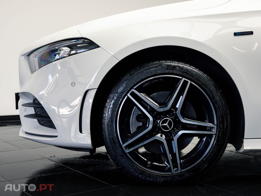 Mercedes-Benz A 250 e AMG Line