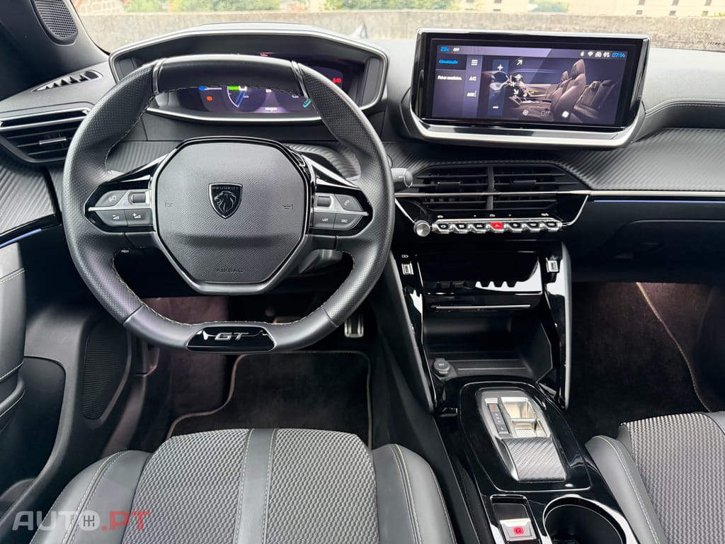 Peugeot E-2008 54 kWh GT