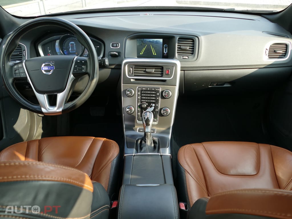 Volvo V60 2.4 D6 Summum AWD Phev