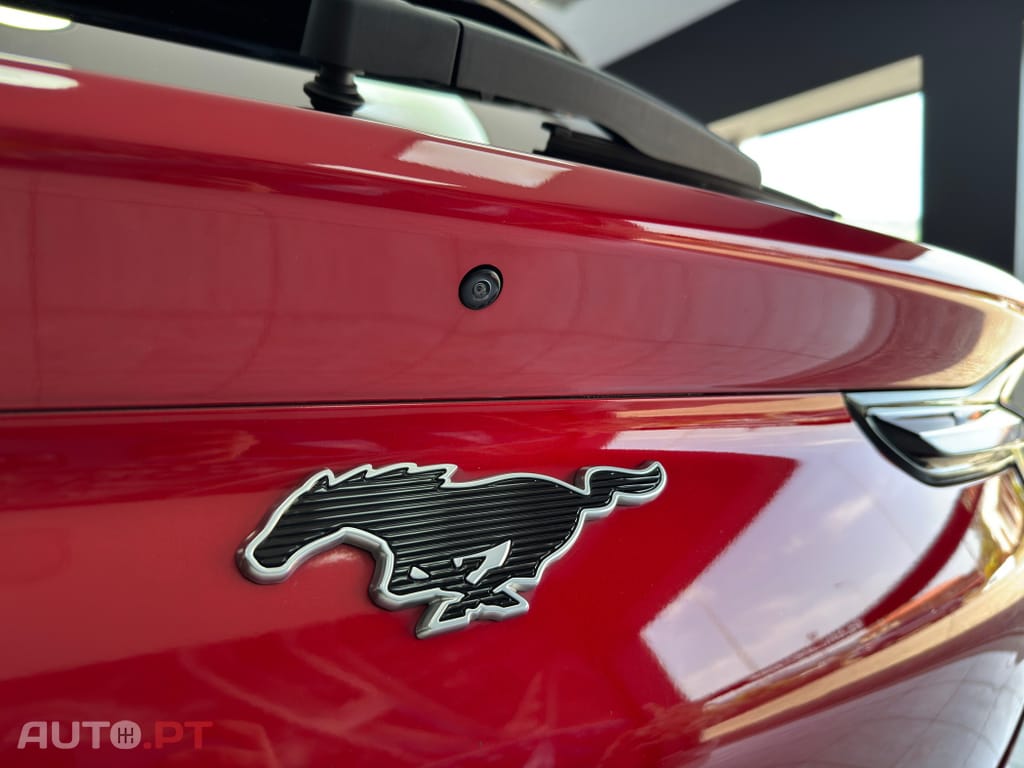 Ford Mustang RWD