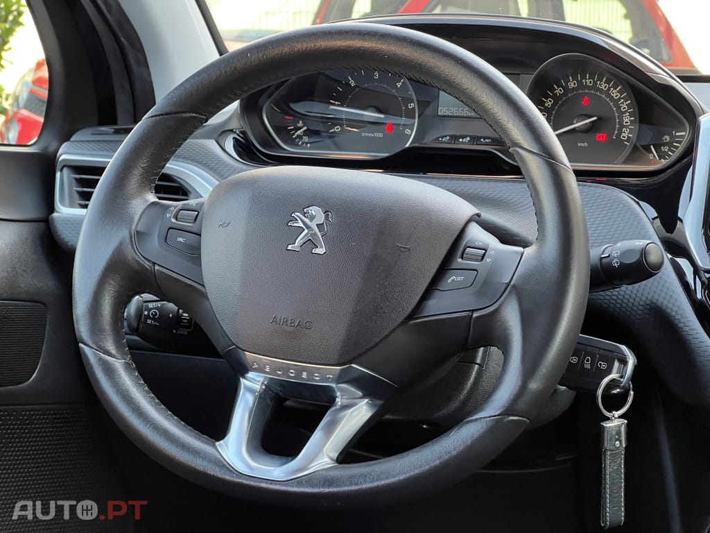 Peugeot 2008 1.5 BlueHDi Signature