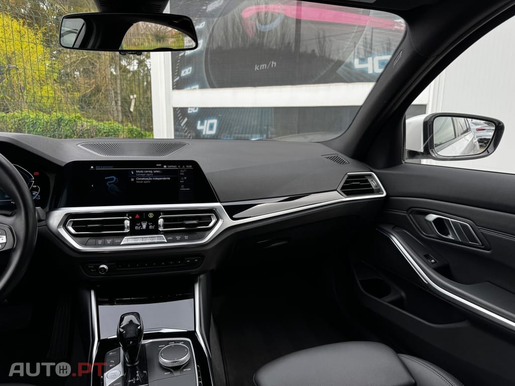 BMW 320 e Auto
