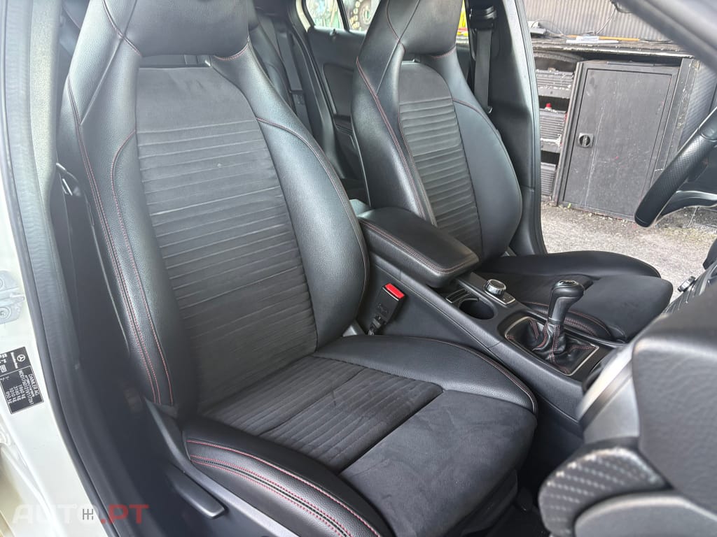 Mercedes-Benz A 180 d AMG Line