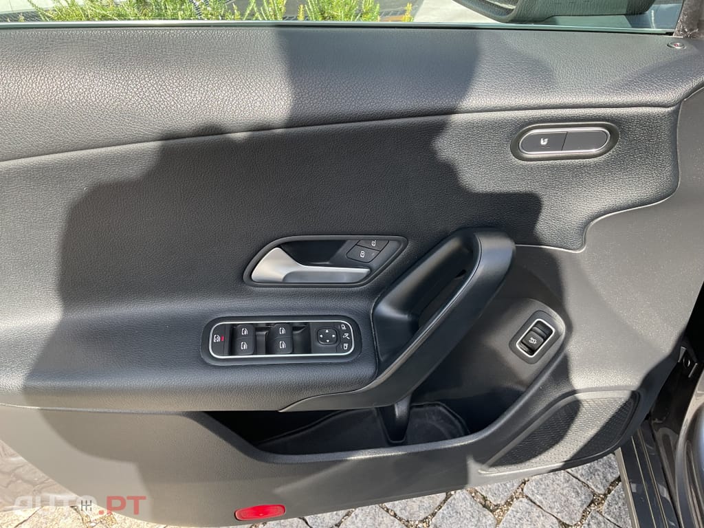 Mercedes-Benz CLA 180 d Shooting Brake Business Solutions