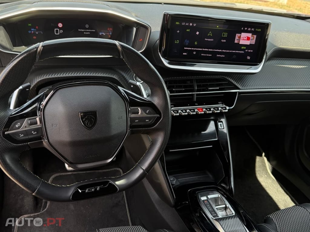 Peugeot 2008 PureTech 130 EAT8 GT