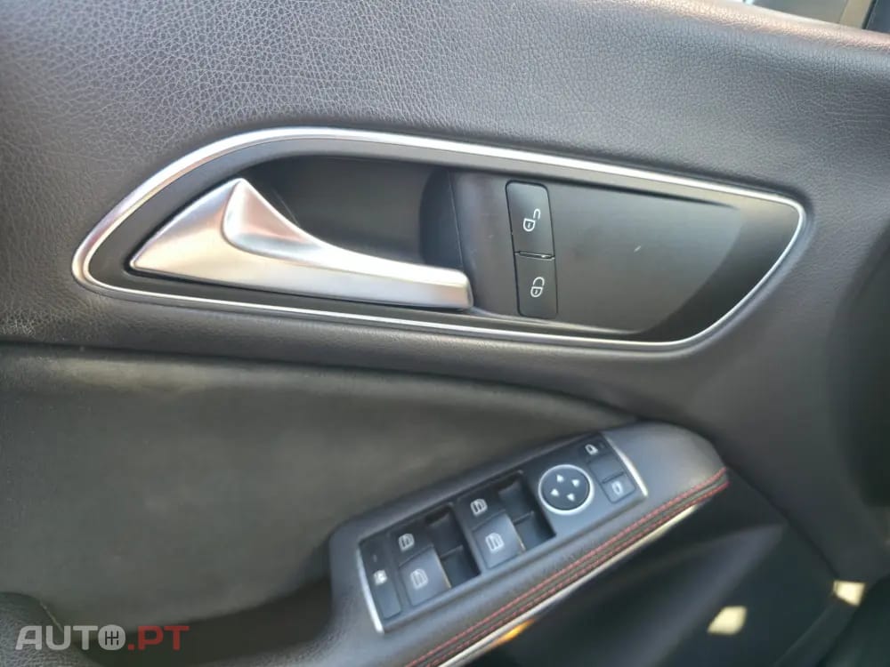 Mercedes-Benz CLA 200 AMG Line