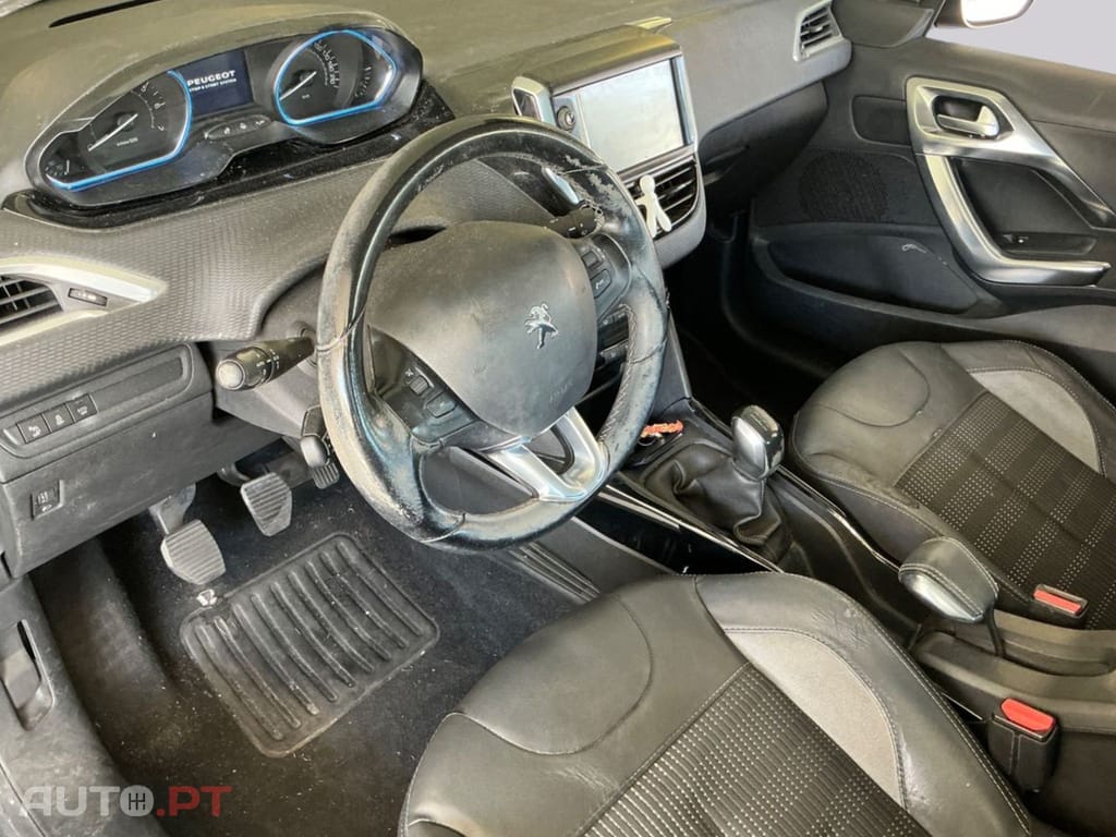 Peugeot 2008 1.2 PureTech Allure
