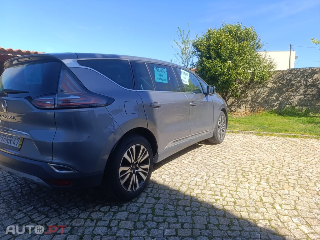 Renault Espace Initial Paris